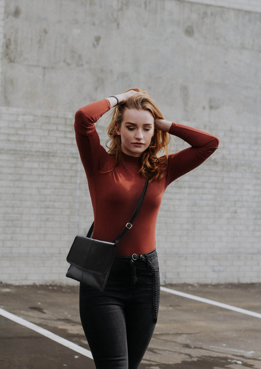 LEATHER CROSSBODY BAG// PHONE BAG// HANDBAG